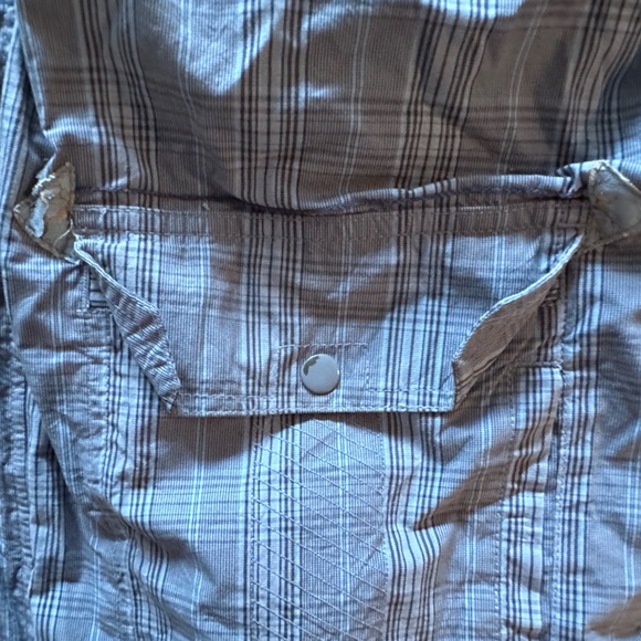 Quicksilver snow jacket with removable faux fur hood lining - Picture 2 of 5